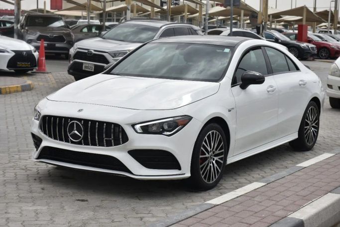 Подержанный Mercedes-Benz CLA 250 II (C118, X118), 2.0 л, 2022 в Шардже от Alfaris Used Cars Белый цвет. Other | AUTO.AE