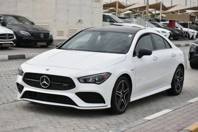 Подержанный Mercedes-Benz CLA 250 II (C118, X118), 2.0 л, 2023 в Шардже от Alfaris Used Cars Белый цвет. Other | AUTO.AE