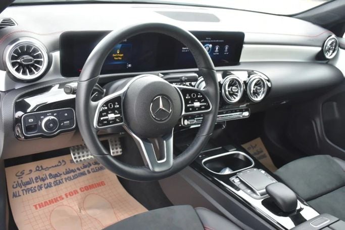 Подержанный Mercedes-Benz CLA 250 II (C118, X118), 2.0 л, 2023 в Шардже от Alfaris Used Cars Белый цвет. Other | AUTO.AE