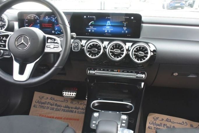 Подержанный Mercedes-Benz CLA 250 II (C118, X118), 2.0 л, 2023 в Шардже от Alfaris Used Cars Белый цвет. Other | AUTO.AE