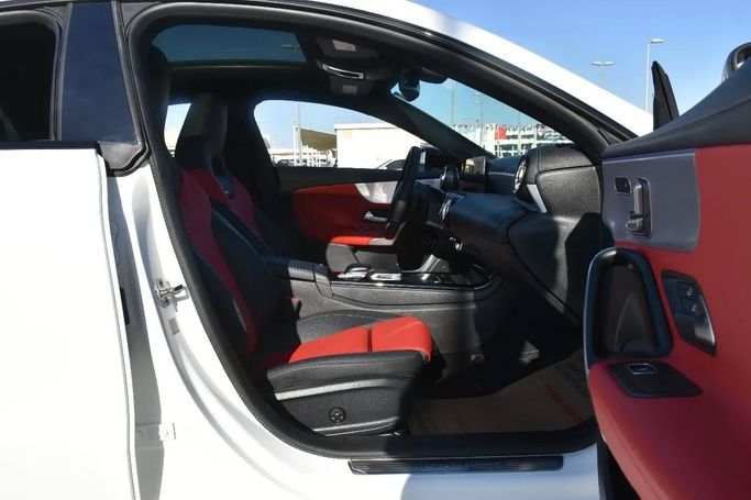 Подержанный Mercedes-Benz CLA 250 II (C118, X118), 2.0 л, 2020 в Шардже от Alfaris Used Cars Белый цвет. Other | AUTO.AE