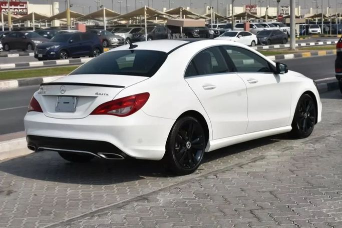 Подержанный Mercedes-Benz CLA 250 I (C117, X117) Рестайлинг, 2.0 л, 2018 в Шардже от Alfaris Used Cars Белый цвет. Other | AUTO.AE