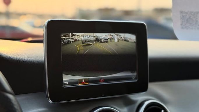 Подержанный Mercedes-Benz CLA 250 I (C117, X117), 2.0 л, 2015 в Шардже от Badar Used Cars Белый цвет.  | AUTO.AE