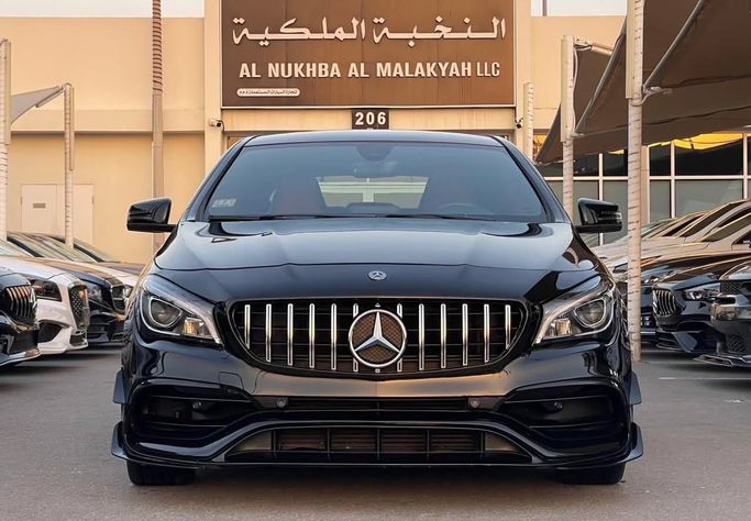 Подержанный Mercedes-Benz CLA 250 II (C118, X118), 2.0 л, 2019 в Шардже от Al Nukhba Al Malakyah Used Cars Черный цвет. Американская | AUTO.AE