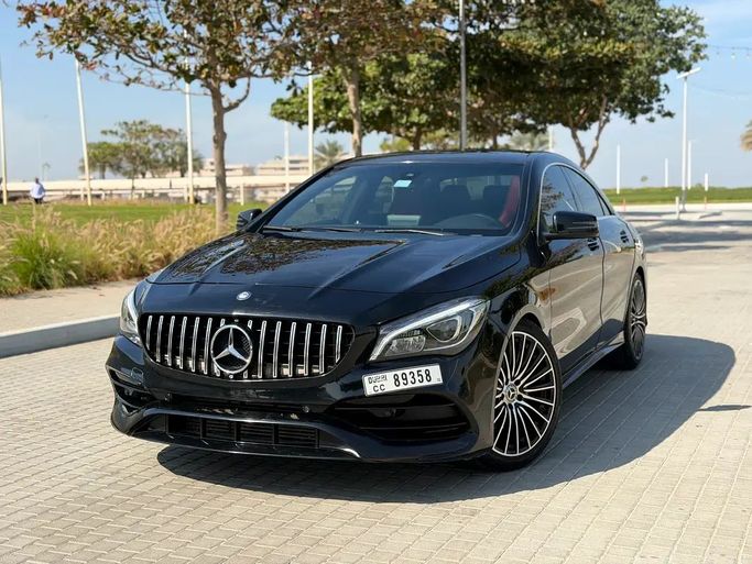 Подержанный Mercedes-Benz CLA 250 I (C117, X117) Рестайлинг, 2.0 л, 2018 в Шардже от Al Sayarah Afaeqah Used Cars Черный цвет. Американская | AUTO.AE