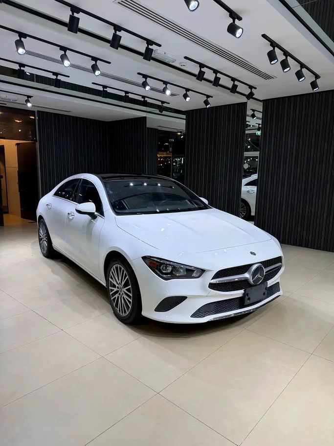 Подержанный Mercedes-Benz CLA 250 II (C118, X118), 2.0 л, 2023 в Шардже от bonn Белый цвет. Американская | AUTO.AE