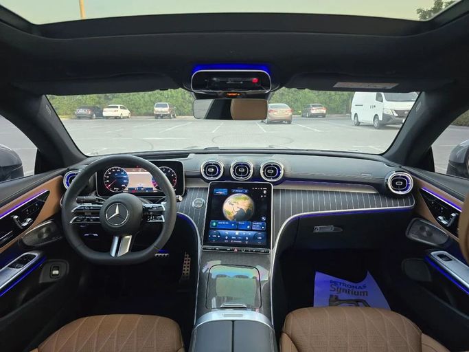 Подержанный Mercedes-Benz CLE 450, 3.0 л, 2025 в Шардже от Al Jana Used Cars Серый цвет. Корейская | AUTO.AE