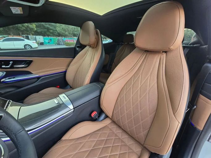 Подержанный Mercedes-Benz CLE 450, 3.0 л, 2025 в Шардже от Al Jana Used Cars Серый цвет. Корейская | AUTO.AE