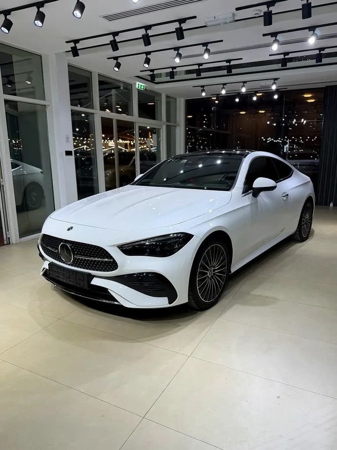 Подержанный Mercedes-Benz CLE 300, 2.0 л, 2024 в Шардже от bonn Белый цвет. Японская | AUTO.AE