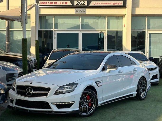 Подержанный Mercedes-Benz CLS AMG 63 AMG S II (W218), 5.5 л, 2012 в Шардже от Noor Al Seyoh Used Cars Белый цвет. Японская | AUTO.AE