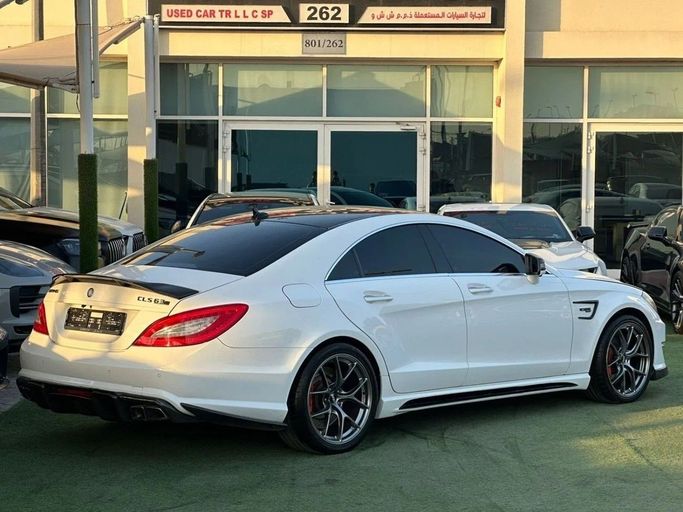 Подержанный Mercedes-Benz CLS AMG 63 AMG S II (W218), 5.5 л, 2012 в Шардже от Noor Al Seyoh Used Cars Белый цвет. Японская | AUTO.AE