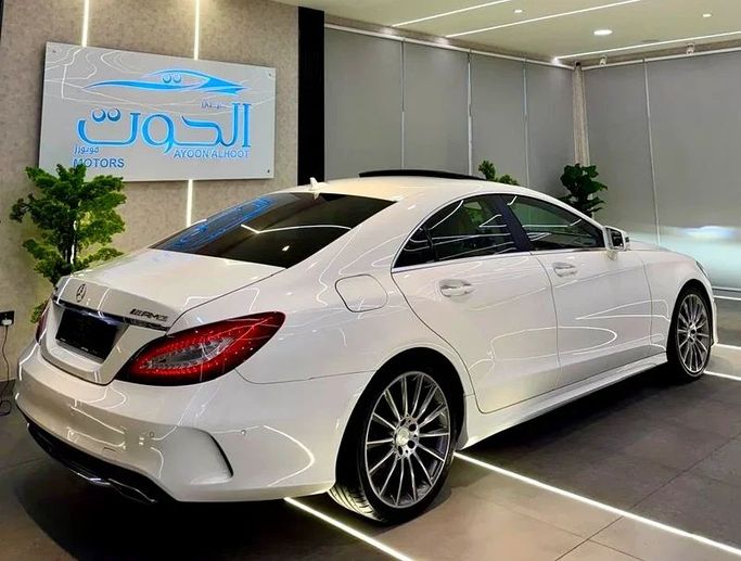 Подержанный Mercedes-Benz CLS 400 II (C218) Рестайлинг, 3.5 л, 2016 в Шардже от Ayoon Alhoot Motors Белый цвет. GCC | AUTO.AE