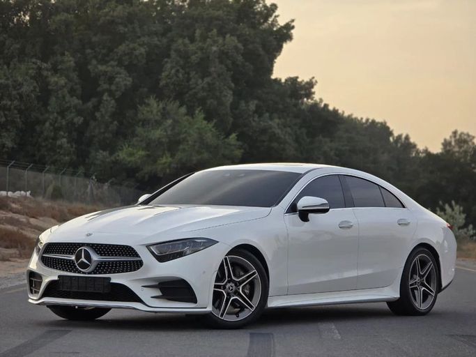 Подержанный Mercedes-Benz CLS 400 III (C257), 2.9 л, 2020 в Шардже от Al Jana Used Cars Белый цвет. Корейская | AUTO.AE