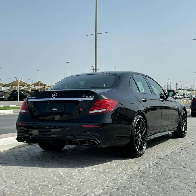 Подержанный Mercedes-Benz E-Class AMG 63 AMG S V (W213), 4.0 л, 2020 в Шардже от Alfaris Used Cars Черный цвет. Other | AUTO.AE