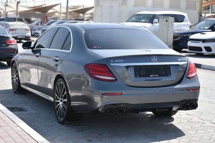 Подержанный Mercedes-Benz E-Class 450 V (W213, S213, C238), 3.0 л, 2019 в Шардже от Alfaris Used Cars Серый цвет.  | AUTO.AE