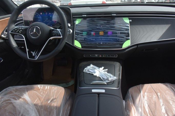 Новый Mercedes-Benz E-Class 200 VI (W214, S214), 2.0 л, 2025 в Шардже от Alfaris Used Cars Белый цвет.  | AUTO.AE