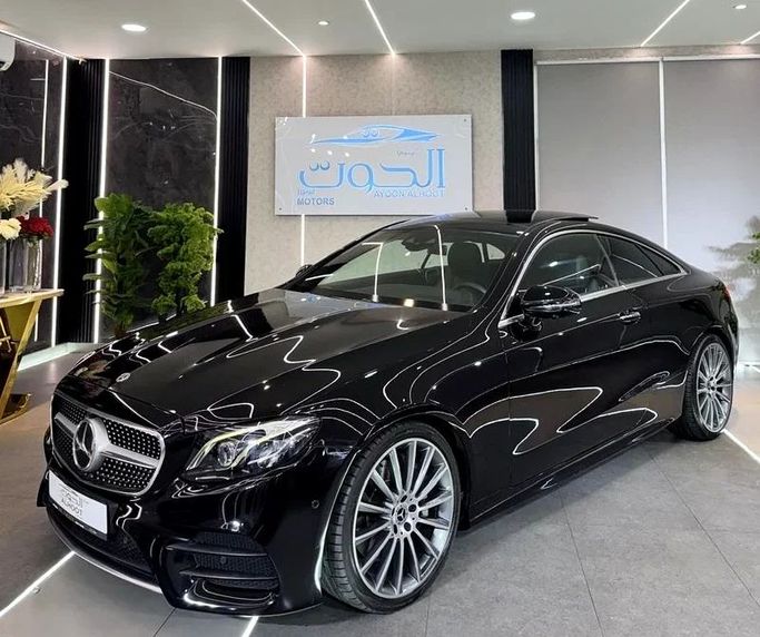 Подержанный Mercedes-Benz E-Class 350 V (W213, S213, C238), 3.5 л, 2018 в Шардже от Ayoon Alhoot Motors Черный цвет. GCC | AUTO.AE