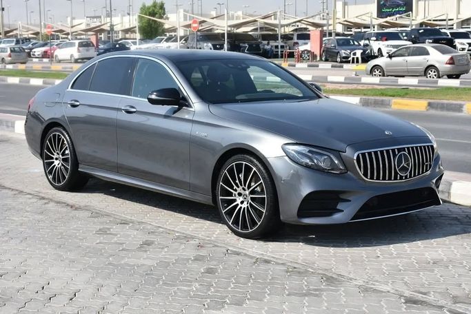 Подержанный Mercedes-Benz E-Class 450 V (W213, S213, C238), 3.0 л, 2019 в Шардже от Alfaris Used Cars Серый цвет.  | AUTO.AE