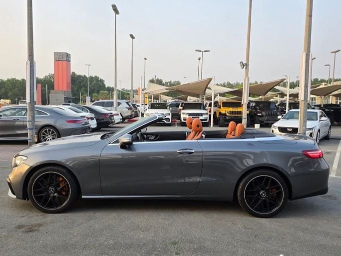 Used Mercedes-Benz E-Class 300 V (W213, S213, C238), 2.0 l, 2018 in Sharjah, Grey color. American Specs | AUTO.AE