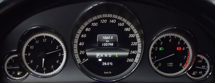Подержанный Mercedes-Benz E-Class 300 IV (W212, S212, C207) Рестайлинг, 3.5 л, 2013 в Шардже от Honey Gidosha Used Cars Tr. Черный цвет.  | AUTO.AE