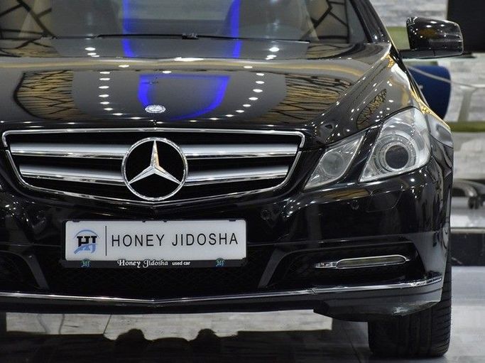 Подержанный Mercedes-Benz E-Class 300 IV (W212, S212, C207) Рестайлинг, 3.5 л, 2013 в Шардже от Honey Gidosha Used Cars Tr. Черный цвет.  | AUTO.AE