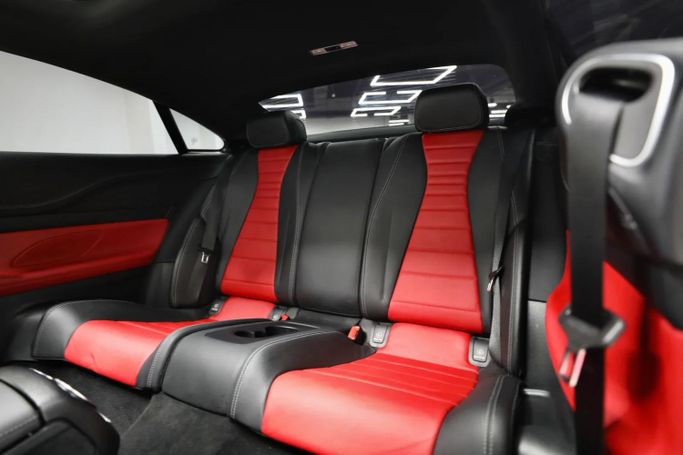 Подержанный Mercedes-Benz E-Class 200 V (W213, S213, C238) Рестайлинг, 2.0 л, 2023 в Шардже от Al Qassem Cars Trading Черный цвет. GCC | AUTO.AE