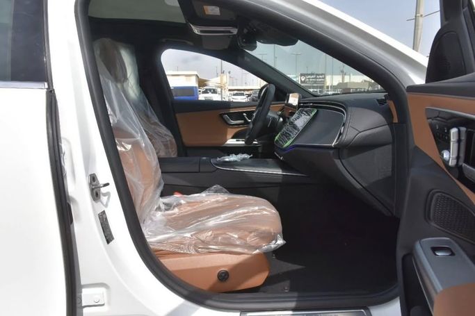 Новый Mercedes-Benz E-Class 200 VI (W214, S214), 2.0 л, 2025 в Шардже от Alfaris Used Cars Белый цвет.  | AUTO.AE