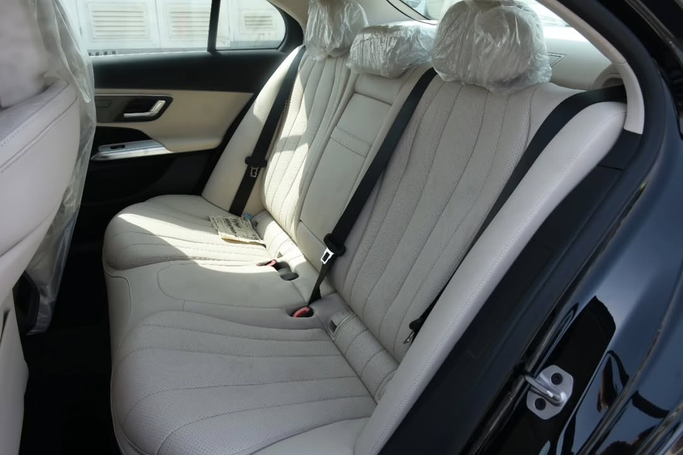 Новый Mercedes-Benz E-Class 200 VI (W214, S214), 2.0 л, 2025 в Шардже от Alfaris Used Cars Черный цвет. Other | AUTO.AE