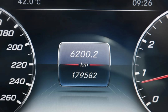 Подержанный Mercedes-Benz E-Class 450 V (W213, S213, C238), 3.0 л, 2019 в Шардже от Alfaris Used Cars Серый цвет. Other | AUTO.AE