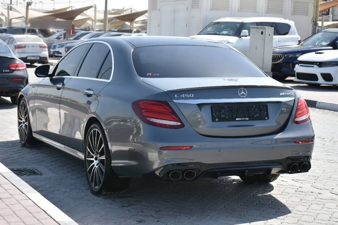 Подержанный Mercedes-Benz E-Class 450 V (W213, S213, C238), 3.0 л, 2019 в Шардже от Alfaris Used Cars Серый цвет. Other | AUTO.AE