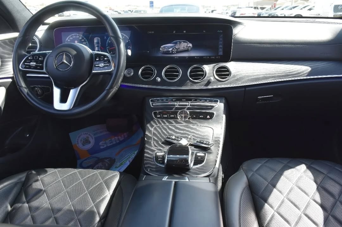 Подержанный Mercedes-Benz E-Class 450 V (W213, S213, C238), 3.0 л, 2019 в Шардже от Alfaris Used Cars Серый цвет. Other | AUTO.AE