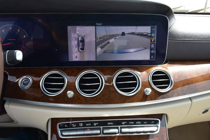 Подержанный Mercedes-Benz E-Class 350 V (W213, S213, C238), 2.0 л, 2020 в Шардже от Alfaris Used Cars Серый цвет. Other | AUTO.AE