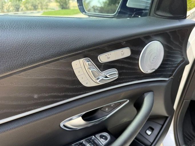 Used Mercedes-Benz E-Class 450 V (W213, S213, C238) Facelift, 3.0 l, 2020 in Sharjah by Alnawras Cars, Silver color.  | AUTO.AE