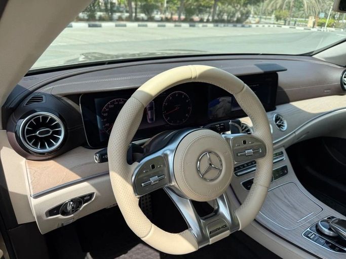 Used Mercedes-Benz E-Class 450 V (W213, S213, C238), 3.0 l, 2018 in Sharjah by Alnawras Cars, Golden color.  | AUTO.AE