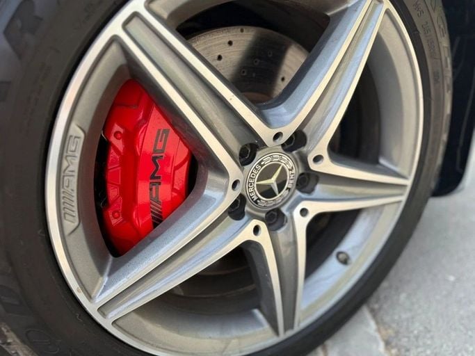 Подержанный Mercedes-Benz E-Class 450 V (W213, S213, C238), 3.0 л, 2019 в Шардже от Alnawras Cars Серебристый цвет.  | AUTO.AE