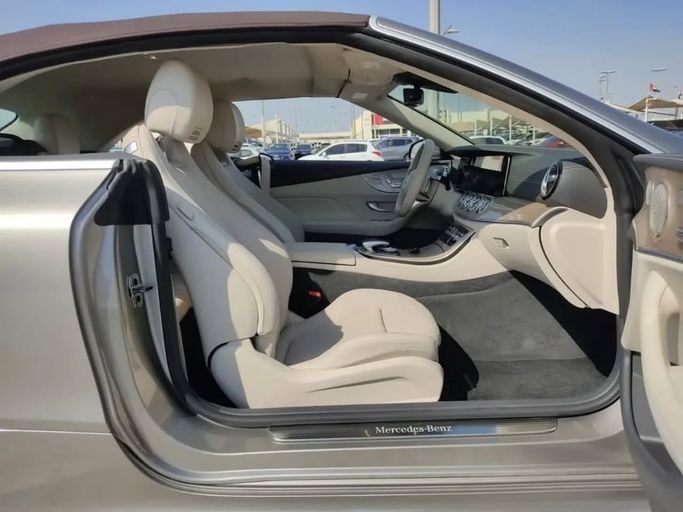 Подержанный Mercedes-Benz E-Class 450 V (W213, S213, C238) Рестайлинг, 3.0 л, 2022 в Шардже от Alfaris Used Cars Серебристый цвет. Other | AUTO.AE