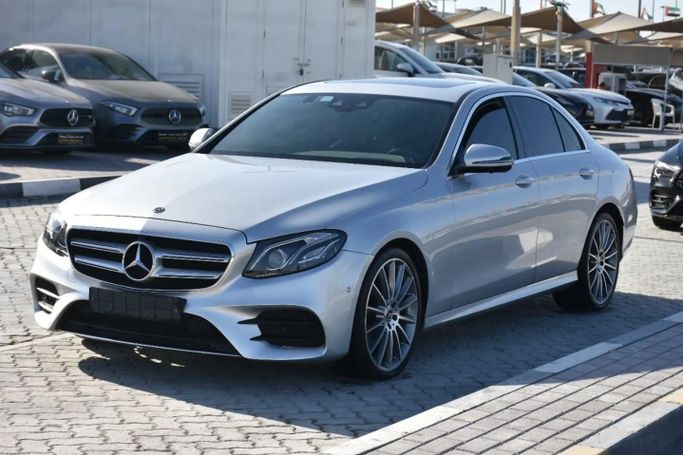 Подержанный Mercedes-Benz E-Class 300 V (W213, S213, C238), 2.0 л, 2018 в Шардже от Alfaris Used Cars Серебристый цвет. Other | AUTO.AE