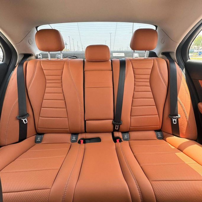 Подержанный Mercedes-Benz E-Class 220 d V (W213, S213, C238), 1.9 л, 2019 в Шардже от Alfaris Used Cars Черный цвет. Other | AUTO.AE