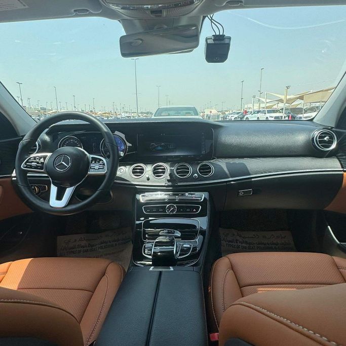 Подержанный Mercedes-Benz E-Class 220 d V (W213, S213, C238), 1.9 л, 2019 в Шардже от Alfaris Used Cars Черный цвет. Other | AUTO.AE