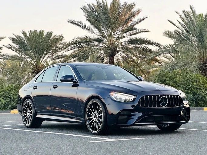 Подержанный Mercedes-Benz E-Class 350 V (W213, S213, C238) Рестайлинг, 2.0 л, 2022 в Шардже от Taj Al Sultan Used Cars Синий цвет. Other | AUTO.AE