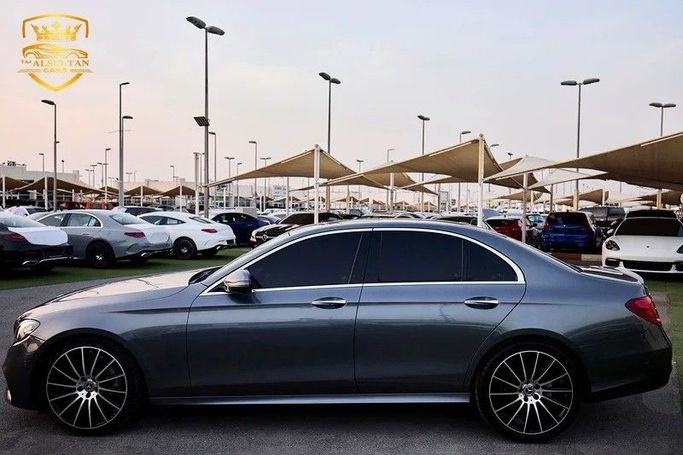 Подержанный Mercedes-Benz E-Class 300 V (W213, S213, C238), 2.0 л, 2018 в Шардже от Taj Al Sultan Used Cars Черный цвет. Other | AUTO.AE