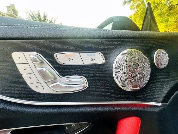 Подержанный Mercedes-Benz E-Class 450 V (W213, S213, C238) Рестайлинг, 3.0 л, 2022 в Шардже от Taj Al Sultan Used Cars Черный цвет. Other | AUTO.AE