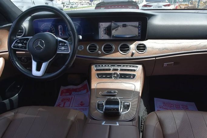 Подержанный Mercedes-Benz E-Class 350 V (W213, S213, C238), 2.0 л, 2020 в Шардже от Alfaris Used Cars Синий цвет. Other | AUTO.AE