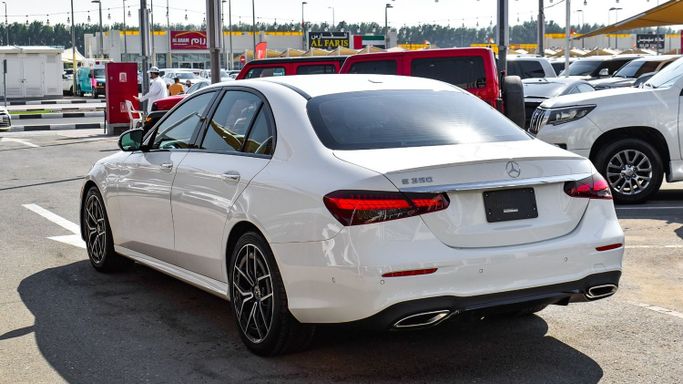 Подержанный Mercedes-Benz E-Class 350 V (W213, S213, C238) Рестайлинг, 2.0 л, 2022 в Шардже от Alsaadi Motors Белый цвет. Other | AUTO.AE