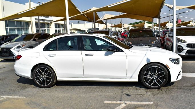 Подержанный Mercedes-Benz E-Class 350 V (W213, S213, C238) Рестайлинг, 2.0 л, 2022 в Шардже от Alsaadi Motors Белый цвет. Other | AUTO.AE