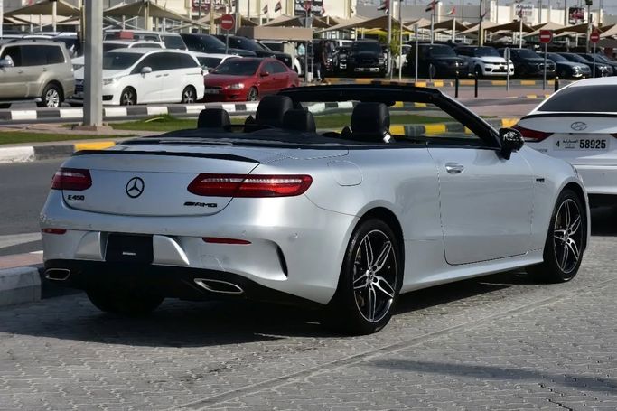 Подержанный Mercedes-Benz E-Class 450 V (W213, S213, C238), 3.0 л, 2019 в Шардже от Alfaris Used Cars Серебристый цвет. Other | AUTO.AE