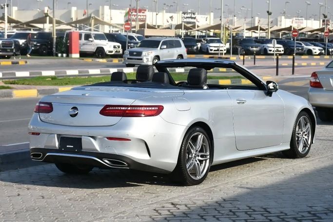 Подержанный Mercedes-Benz E-Class 450 V (W213, S213, C238), 3.0 л, 2020 в Шардже от Alfaris Used Cars Серебристый цвет. Other | AUTO.AE