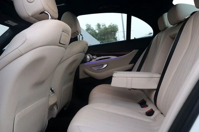 Used Mercedes-Benz E-Class 300 V (W213, S213, C238), 2.0 l, 2018 in Sharjah by Al Rukin Al Saudi, White color. American Specs | AUTO.AE