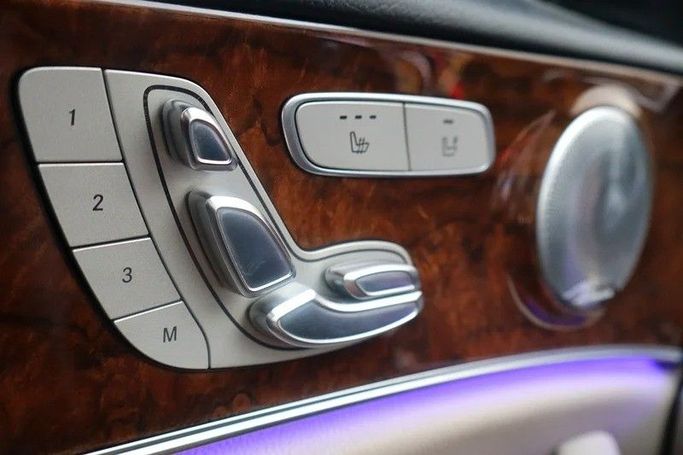 Used Mercedes-Benz E-Class 300 V (W213, S213, C238), 2.0 l, 2018 in Sharjah by Al Rukin Al Saudi, White color. American Specs | AUTO.AE