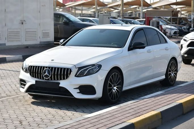 Подержанный Mercedes-Benz E-Class 350 V (W213, S213, C238), 2.0 л, 2020 в Шардже от Alfaris Used Cars Белый цвет. Other | AUTO.AE